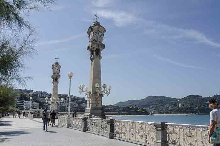 Guipúzcoa - San Sebastián 061 - Paseo de La Concha - farolas.jpg